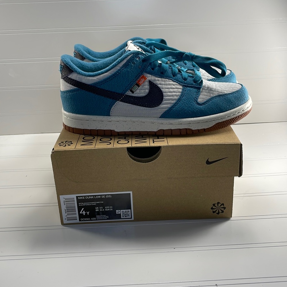 New Nike Dunk Low SE GS Size 4Y Riftblue/ Cave Purple-Grey Fog
